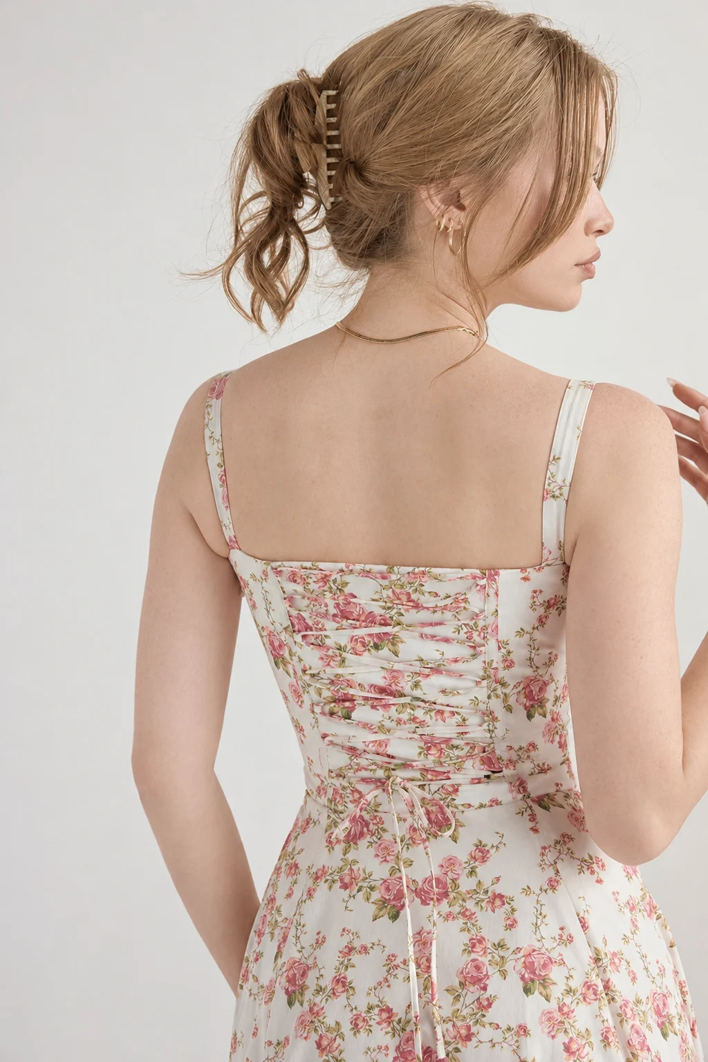 rosalie-back.webp